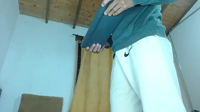 JohanyLatino webcam