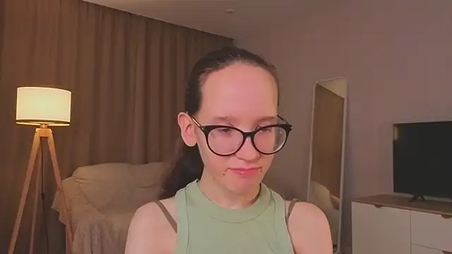 BettyBrowni webcam