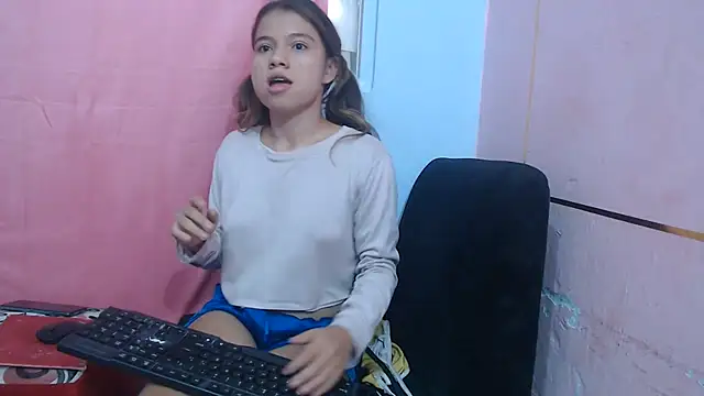 Naomi991 webcam