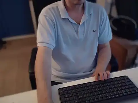 BraveCouple webcam