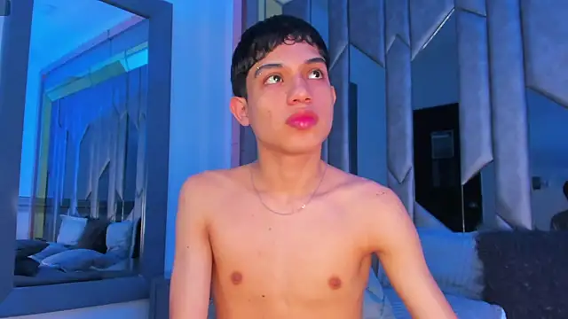 Sebax_Young webcam