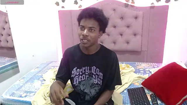NoahJhonson69 webcam