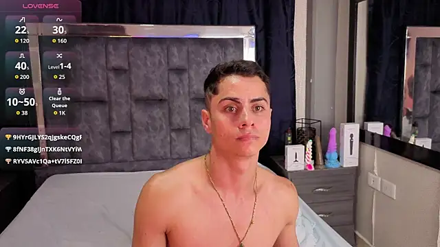 LeoMonnroe webcam
