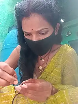 Desi_Couple_P live cam on StripChat