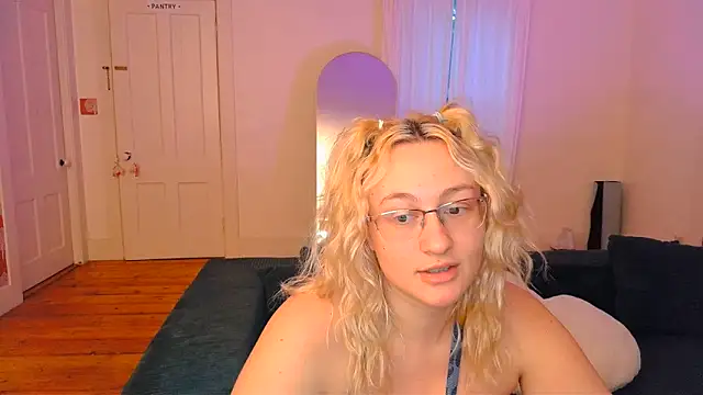 switchykitty webcam