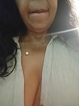 NakedMILFx live cam