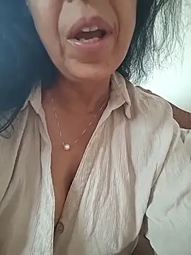 NakedMILFx live cam