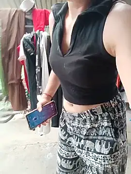 Linda-yiyi webcam