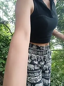 Linda-yiyi webcam