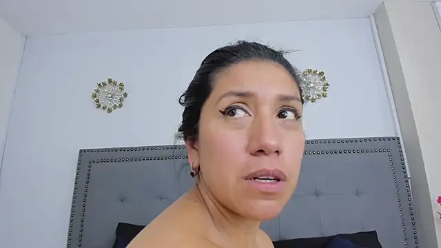 MihaCarther webcam