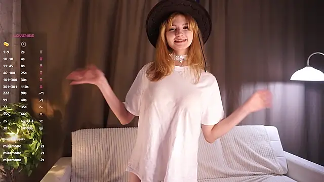 beverlyscottish (F teen) - to pinch my hard nipples
