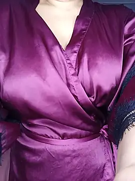 Sultrytits6 live cam on StripChat