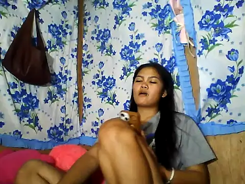 PinaySkinnyJust18 webcam