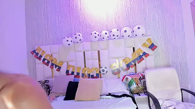 naughtymilfx_ webcam