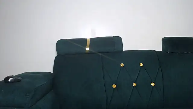 Silk_Henny webcam