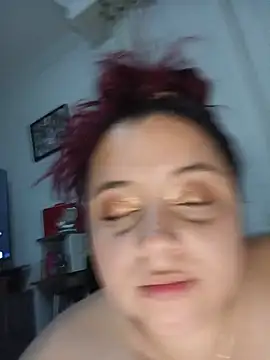 CURVY-HORNY webcam