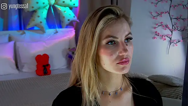 YungTessa webcam