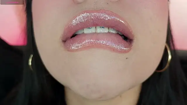 mia_roux1 webcam
