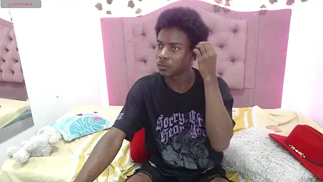 NoahJhonson69 webcam