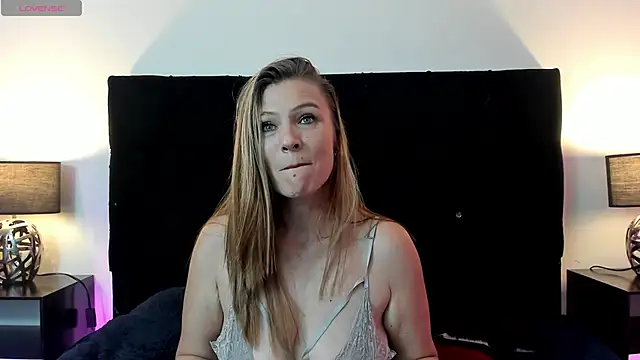 angel_yours11 webcam