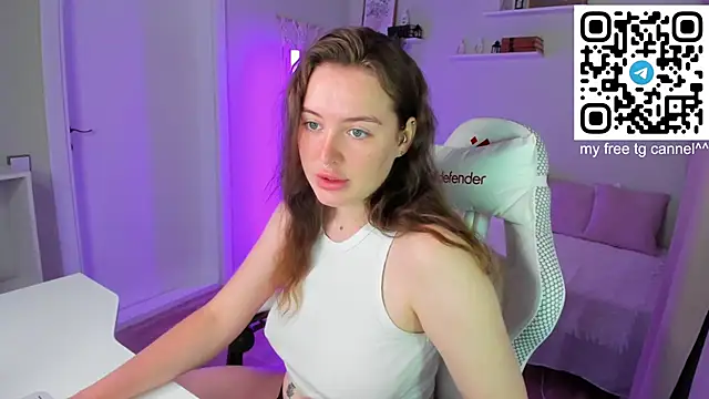 Laura_CollinsS webcam