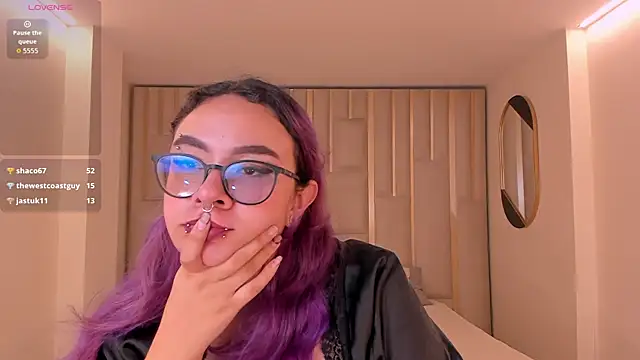 LoiseHarper webcam