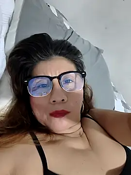 fire_mommy webcam