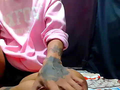 AwesomeMistress_Bigcock webcam