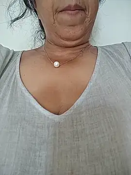 NakedMILFx webcam