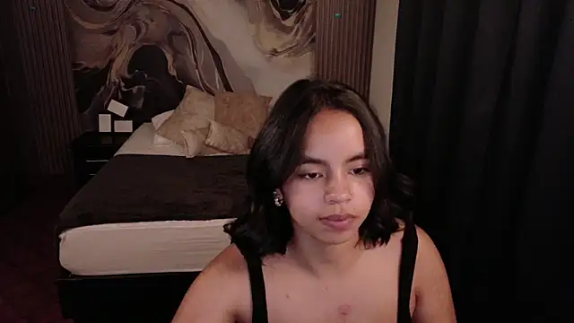 SofiaMante_ live cam on StripChat