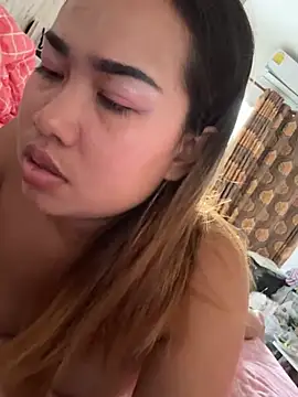 Ponthip live cam