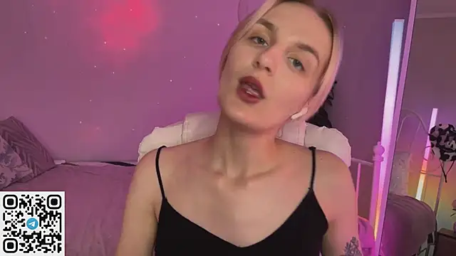 _Vikky_Moon_ webcam