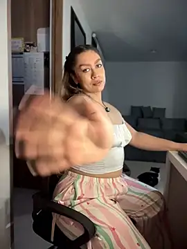 Im_sophiie webcam