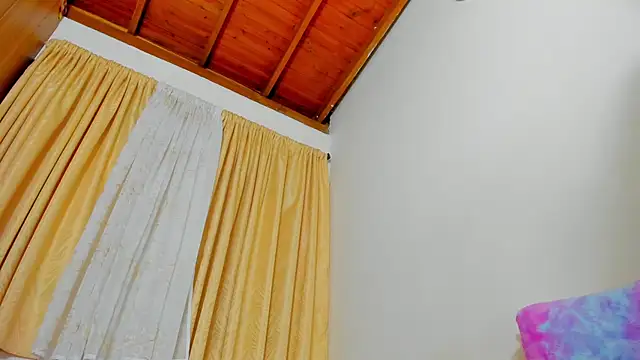 cleopatra_bigboobs01