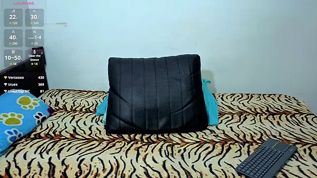 Luke_Muscle webcam