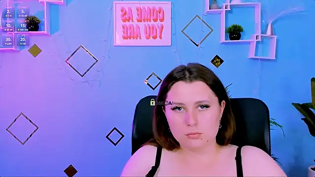 luna_noct live cam on StripChat