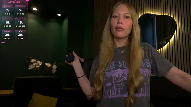 _Mila_Luna_