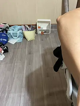 Mina048 webcam
