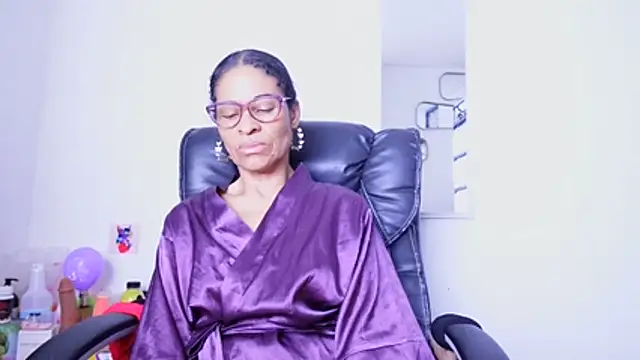 Aries_Mature webcam