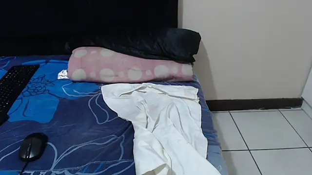 SweetHotBabby18 webcam