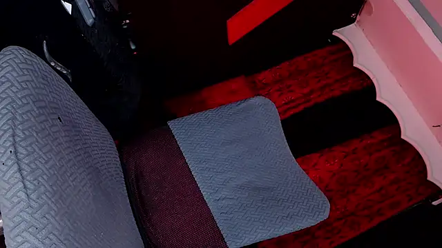 Model: abrilbigcock