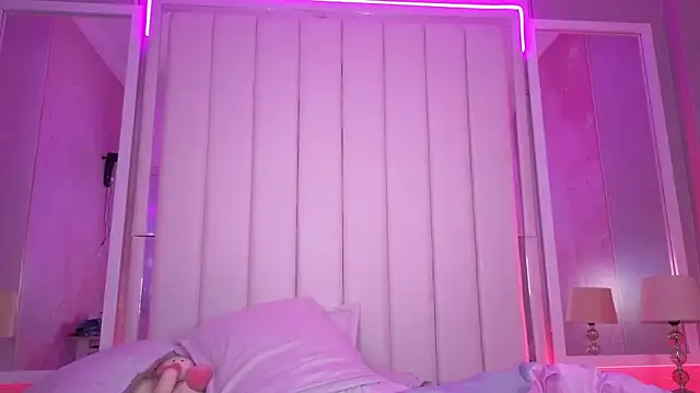 Alyana_Skinny webcam
