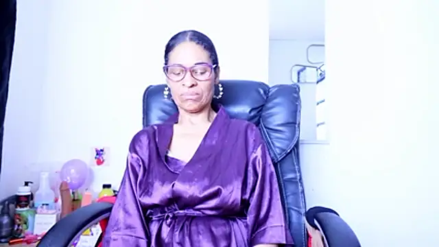 Aries_Mature webcam