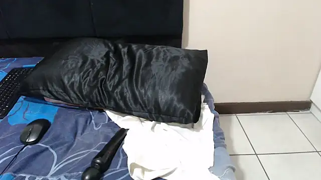 SweetHotBabby18 webcam