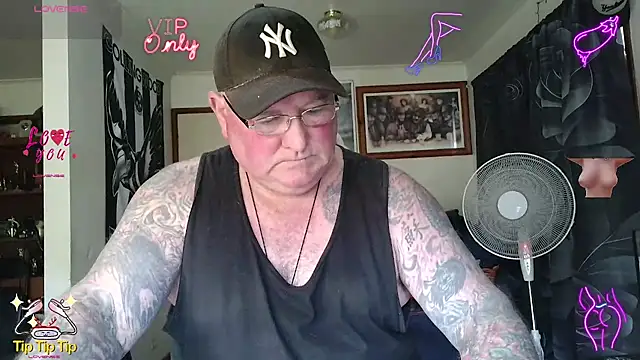 KINKYBLUEYES69 webcam