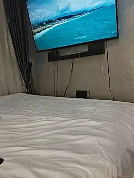AvaSquirtMilf live cam