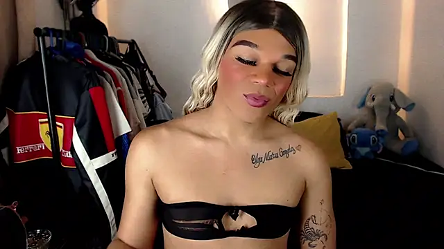 Miss_Ferbigdick webcam