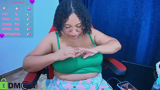 Italyy__boobs webcam
