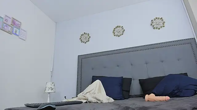 MihaCarther webcam