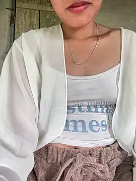Uyen-nhu live cam